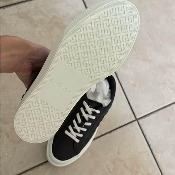Givenchy Black Sneakers with White Laces - Picture 6 of 6